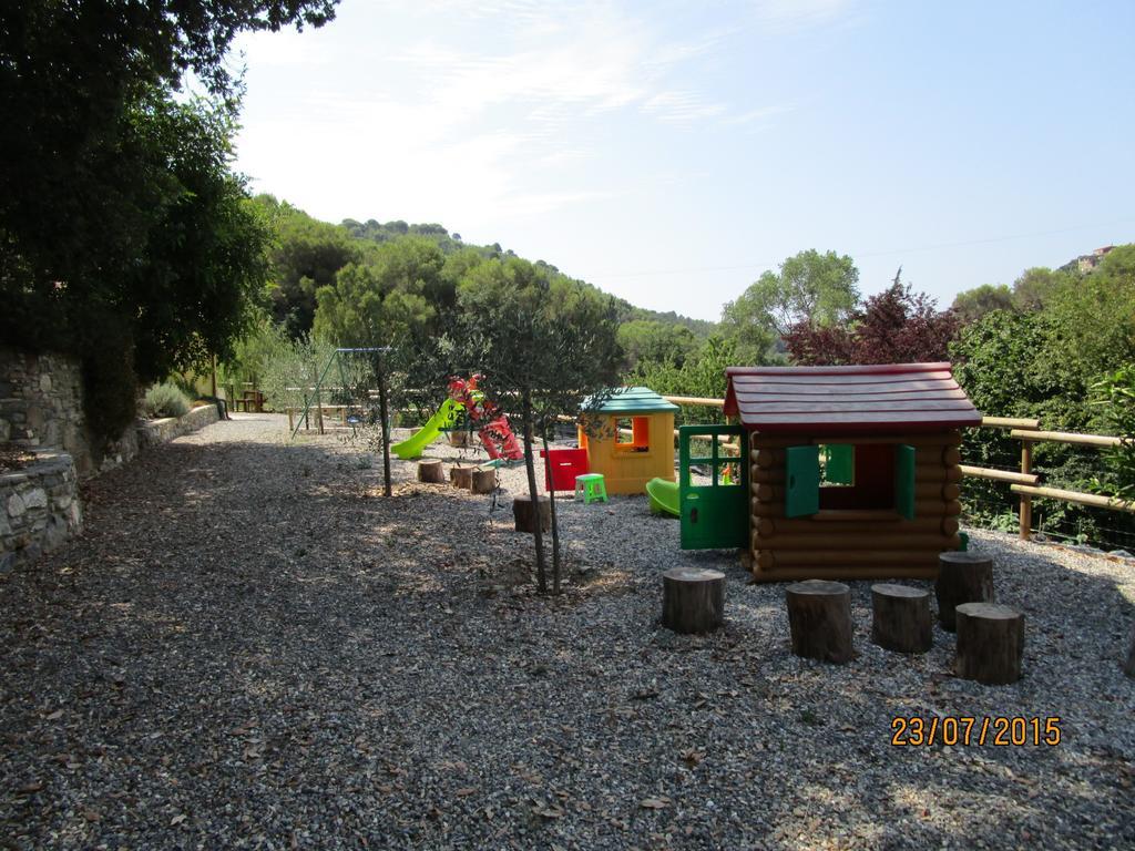 Agriturismo Rio Castello Andora ภายนอก รูปภาพ